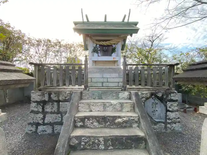 広島中津宮の{uncategorized: "未分類", other: "その他", undefined: "問題あり", building: "その他建物", grave: "お墓", sacred_gate: "鳥居", guardian: "狛犬", statue: "像", buddha: "仏像", history: "歴史", nature: "自然", garden: "庭園", animal: "動物", pagoda: "塔", temizu: "手水舎", mountain_gate: "山門・神門", sanctuary: "本殿・本堂", subordinate: "末社・摂社", art: "芸術", scenery: "景色", jizo: "地蔵", ema: "絵馬", goshuin: "御朱印", omikuji: "おみくじ", items: "授与品その他", amulet: "お守り", goshuincho: "御朱印帳", eats: "食事", festival: "お祭り", votive_dance: "神楽", shichigosan: "七五三参", wedding: "結婚式", experience: "体験その他", initially: "初詣", around: "周辺", anti_infection: "感染症対策"}