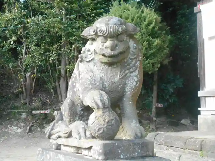 御霊神社(葉山・長柄)の狛犬
