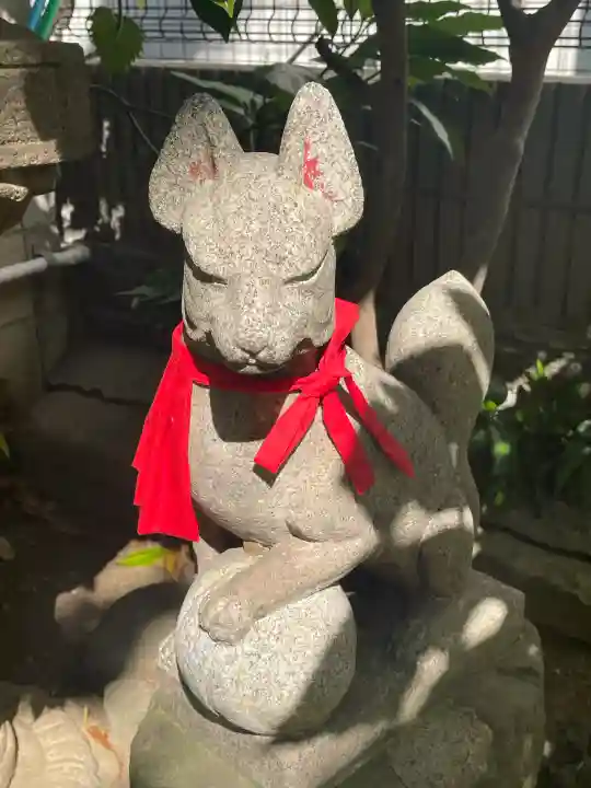 古壽老稲荷神社の{uncategorized: "未分類", other: "その他", undefined: "問題あり", building: "その他建物", grave: "お墓", sacred_gate: "鳥居", guardian: "狛犬", statue: "像", buddha: "仏像", history: "歴史", nature: "自然", garden: "庭園", animal: "動物", pagoda: "塔", temizu: "手水舎", mountain_gate: "山門・神門", sanctuary: "本殿・本堂", subordinate: "末社・摂社", art: "芸術", scenery: "景色", jizo: "地蔵", ema: "絵馬", goshuin: "御朱印", omikuji: "おみくじ", items: "授与品その他", amulet: "お守り", goshuincho: "御朱印帳", eats: "食事", festival: "お祭り", votive_dance: "神楽", shichigosan: "七五三参", wedding: "結婚式", experience: "体験その他", initially: "初詣", around: "周辺", anti_infection: "感染症対策"}