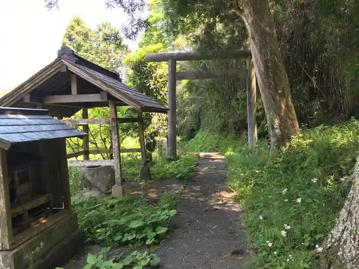 八幡神社の鳥居