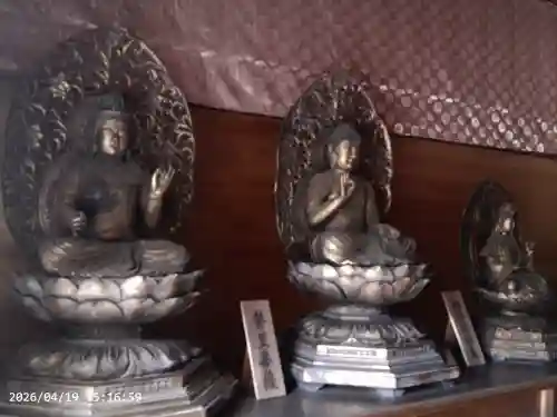 神門寺の{uncategorized: "未分類", other: "その他", undefined: "問題あり", building: "その他建物", grave: "お墓", sacred_gate: "鳥居", guardian: "狛犬", statue: "像", buddha: "仏像", history: "歴史", nature: "自然", garden: "庭園", animal: "動物", pagoda: "塔", temizu: "手水舎", mountain_gate: "山門・神門", sanctuary: "本殿・本堂", subordinate: "末社・摂社", art: "芸術", scenery: "景色", jizo: "地蔵", ema: "絵馬", goshuin: "御朱印", omikuji: "おみくじ", items: "授与品その他", amulet: "お守り", goshuincho: "御朱印帳", eats: "食事", festival: "お祭り", votive_dance: "神楽", shichigosan: "七五三参", wedding: "結婚式", experience: "体験その他", initially: "初詣", around: "周辺", anti_infection: "感染症対策"}