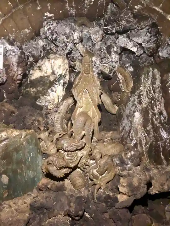 洞窟観音・徳明園・山徳記念館の仏像
