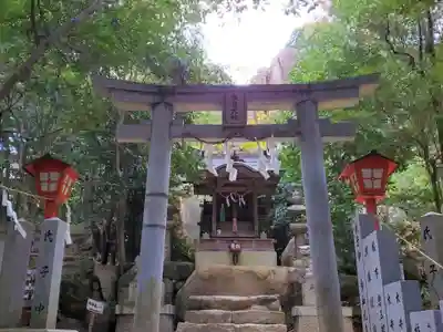 越木岩神社の末社・摂社