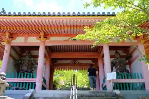 南法華寺（壷阪寺）の山門