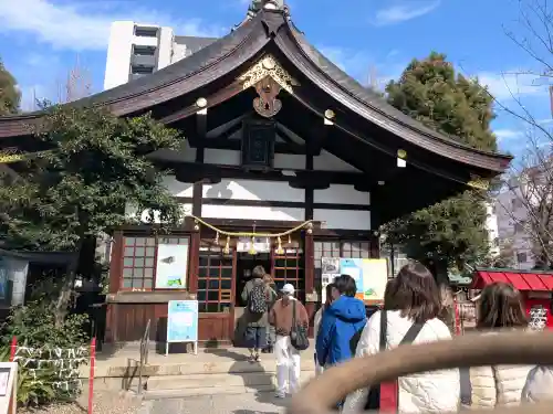 三輪神社の{uncategorized: "未分類", other: "その他", undefined: "問題あり", building: "その他建物", grave: "お墓", sacred_gate: "鳥居", guardian: "狛犬", statue: "像", buddha: "仏像", history: "歴史", nature: "自然", garden: "庭園", animal: "動物", pagoda: "塔", temizu: "手水舎", mountain_gate: "山門・神門", sanctuary: "本殿・本堂", subordinate: "末社・摂社", art: "芸術", scenery: "景色", jizo: "地蔵", ema: "絵馬", goshuin: "御朱印", omikuji: "おみくじ", items: "授与品その他", amulet: "お守り", goshuincho: "御朱印帳", eats: "食事", festival: "お祭り", votive_dance: "神楽", shichigosan: "七五三参", wedding: "結婚式", experience: "体験その他", initially: "初詣", around: "周辺", anti_infection: "感染症対策"}