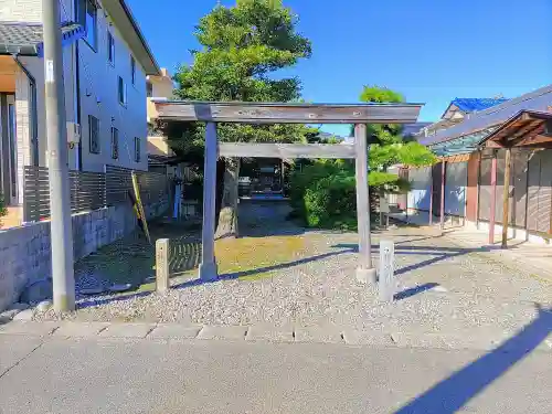 梅宮神社の鳥居