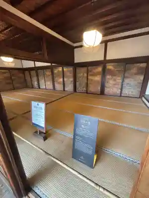 三宝院（三宝院門跡）の{uncategorized: "未分類", other: "その他", undefined: "問題あり", building: "その他建物", grave: "お墓", sacred_gate: "鳥居", guardian: "狛犬", statue: "像", buddha: "仏像", history: "歴史", nature: "自然", garden: "庭園", animal: "動物", pagoda: "塔", temizu: "手水舎", mountain_gate: "山門・神門", sanctuary: "本殿・本堂", subordinate: "末社・摂社", art: "芸術", scenery: "景色", jizo: "地蔵", ema: "絵馬", goshuin: "御朱印", omikuji: "おみくじ", items: "授与品その他", amulet: "お守り", goshuincho: "御朱印帳", eats: "食事", festival: "お祭り", votive_dance: "神楽", shichigosan: "七五三参", wedding: "結婚式", experience: "体験その他", initially: "初詣", around: "周辺", anti_infection: "感染症対策"}