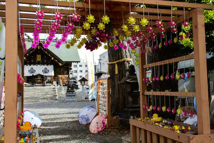 札幌諏訪神社の山門・神門
