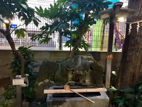 三光稲荷神社の手水舎