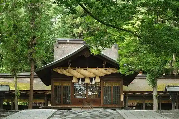 諏訪大社下社春宮(長野県)