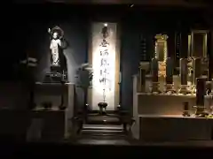 燈籠堂 浄教寺の本殿