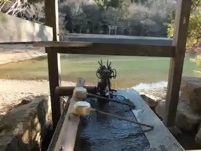 三上神社の手水舎