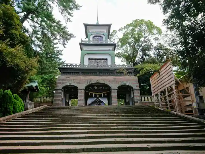 尾山神社の山門・神門
