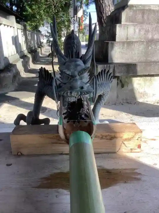 堤治神社の手水舎