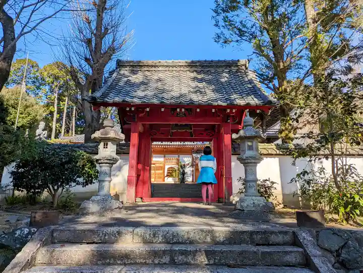 洞雲寺の山門・神門