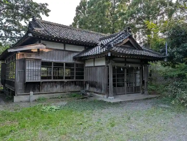 天津神社の{uncategorized: "未分類", other: "その他", undefined: "問題あり", building: "その他建物", grave: "お墓", sacred_gate: "鳥居", guardian: "狛犬", statue: "像", buddha: "仏像", history: "歴史", nature: "自然", garden: "庭園", animal: "動物", pagoda: "塔", temizu: "手水舎", mountain_gate: "山門・神門", sanctuary: "本殿・本堂", subordinate: "末社・摂社", art: "芸術", scenery: "景色", jizo: "地蔵", ema: "絵馬", goshuin: "御朱印", omikuji: "おみくじ", items: "授与品その他", amulet: "お守り", goshuincho: "御朱印帳", eats: "食事", festival: "お祭り", votive_dance: "神楽", shichigosan: "七五三参", wedding: "結婚式", experience: "体験その他", initially: "初詣", around: "周辺", anti_infection: "感染症対策"}