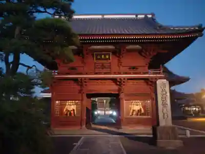 徳願寺の山門・神門