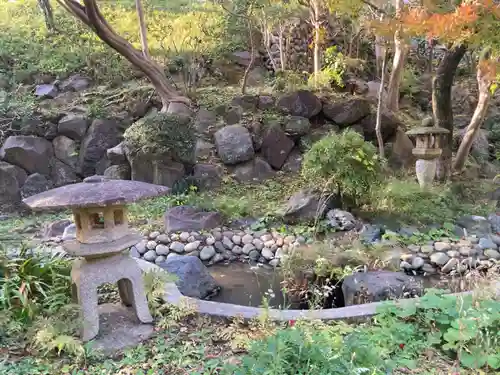 明王院（満願寺別院）の庭園