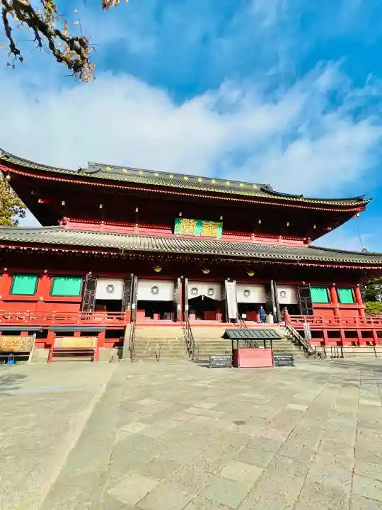 日光山輪王寺三仏堂の{uncategorized: "未分類", other: "その他", undefined: "問題あり", building: "その他建物", grave: "お墓", sacred_gate: "鳥居", guardian: "狛犬", statue: "像", buddha: "仏像", history: "歴史", nature: "自然", garden: "庭園", animal: "動物", pagoda: "塔", temizu: "手水舎", mountain_gate: "山門・神門", sanctuary: "本殿・本堂", subordinate: "末社・摂社", art: "芸術", scenery: "景色", jizo: "地蔵", ema: "絵馬", goshuin: "御朱印", omikuji: "おみくじ", items: "授与品その他", amulet: "お守り", goshuincho: "御朱印帳", eats: "食事", festival: "お祭り", votive_dance: "神楽", shichigosan: "七五三参", wedding: "結婚式", experience: "体験その他", initially: "初詣", around: "周辺", anti_infection: "感染症対策"}