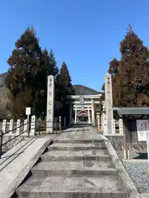 大森八幡神社の{uncategorized: "未分類", other: "その他", undefined: "問題あり", building: "その他建物", grave: "お墓", sacred_gate: "鳥居", guardian: "狛犬", statue: "像", buddha: "仏像", history: "歴史", nature: "自然", garden: "庭園", animal: "動物", pagoda: "塔", temizu: "手水舎", mountain_gate: "山門・神門", sanctuary: "本殿・本堂", subordinate: "末社・摂社", art: "芸術", scenery: "景色", jizo: "地蔵", ema: "絵馬", goshuin: "御朱印", omikuji: "おみくじ", items: "授与品その他", amulet: "お守り", goshuincho: "御朱印帳", eats: "食事", festival: "お祭り", votive_dance: "神楽", shichigosan: "七五三参", wedding: "結婚式", experience: "体験その他", initially: "初詣", around: "周辺", anti_infection: "感染症対策"}