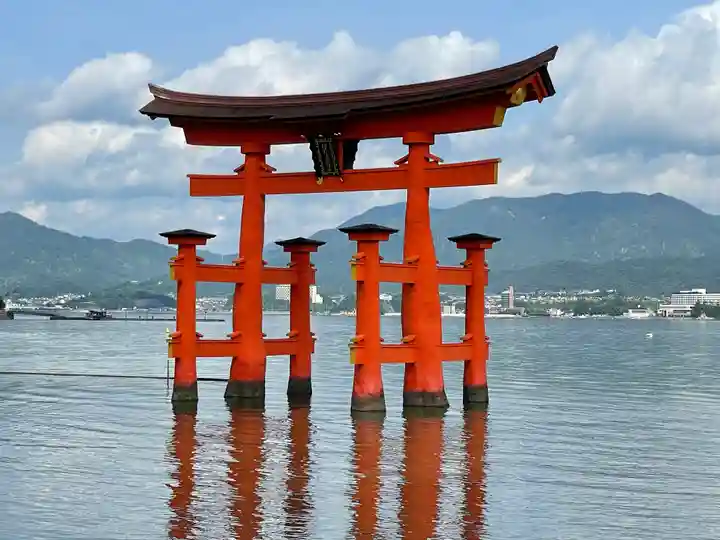 厳島神社(広島県)
