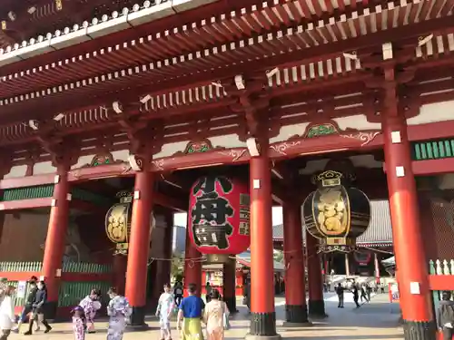 浅草寺の山門