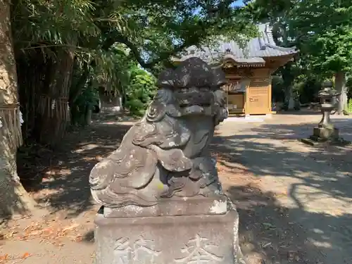 六所神社の狛犬