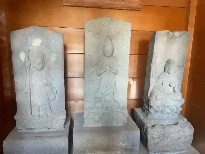 大戸神社の{uncategorized: "未分類", other: "その他", undefined: "問題あり", building: "その他建物", grave: "お墓", sacred_gate: "鳥居", guardian: "狛犬", statue: "像", buddha: "仏像", history: "歴史", nature: "自然", garden: "庭園", animal: "動物", pagoda: "塔", temizu: "手水舎", mountain_gate: "山門・神門", sanctuary: "本殿・本堂", subordinate: "末社・摂社", art: "芸術", scenery: "景色", jizo: "地蔵", ema: "絵馬", goshuin: "御朱印", omikuji: "おみくじ", items: "授与品その他", amulet: "お守り", goshuincho: "御朱印帳", eats: "食事", festival: "お祭り", votive_dance: "神楽", shichigosan: "七五三参", wedding: "結婚式", experience: "体験その他", initially: "初詣", around: "周辺", anti_infection: "感染症対策"}