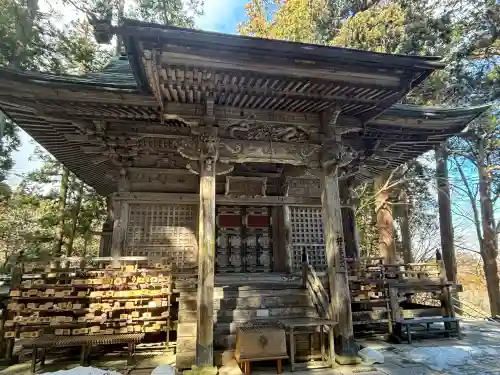 中尊寺の{uncategorized: "未分類", other: "その他", undefined: "問題あり", building: "その他建物", grave: "お墓", sacred_gate: "鳥居", guardian: "狛犬", statue: "像", buddha: "仏像", history: "歴史", nature: "自然", garden: "庭園", animal: "動物", pagoda: "塔", temizu: "手水舎", mountain_gate: "山門・神門", sanctuary: "本殿・本堂", subordinate: "末社・摂社", art: "芸術", scenery: "景色", jizo: "地蔵", ema: "絵馬", goshuin: "御朱印", omikuji: "おみくじ", items: "授与品その他", amulet: "お守り", goshuincho: "御朱印帳", eats: "食事", festival: "お祭り", votive_dance: "神楽", shichigosan: "七五三参", wedding: "結婚式", experience: "体験その他", initially: "初詣", around: "周辺", anti_infection: "感染症対策"}
