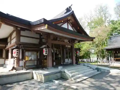 鷹栖神社の本殿