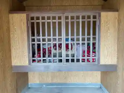 地蔵堂(水口町嶬峨)の{uncategorized: "未分類", other: "その他", undefined: "問題あり", building: "その他建物", grave: "お墓", sacred_gate: "鳥居", guardian: "狛犬", statue: "像", buddha: "仏像", history: "歴史", nature: "自然", garden: "庭園", animal: "動物", pagoda: "塔", temizu: "手水舎", mountain_gate: "山門・神門", sanctuary: "本殿・本堂", subordinate: "末社・摂社", art: "芸術", scenery: "景色", jizo: "地蔵", ema: "絵馬", goshuin: "御朱印", omikuji: "おみくじ", items: "授与品その他", amulet: "お守り", goshuincho: "御朱印帳", eats: "食事", festival: "お祭り", votive_dance: "神楽", shichigosan: "七五三参", wedding: "結婚式", experience: "体験その他", initially: "初詣", around: "周辺", anti_infection: "感染症対策"}