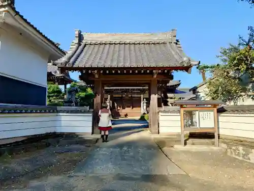 浄明寺の山門