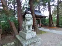 鎮守府八幡宮の狛犬