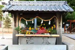 三津厳島神社の手水舎(2022年09月26日(月) 07時33分58秒投稿)