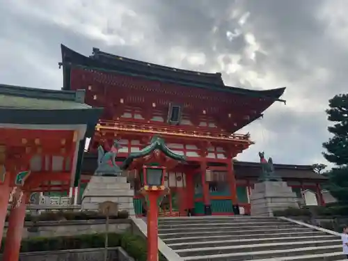 伏見稲荷大社の山門・神門