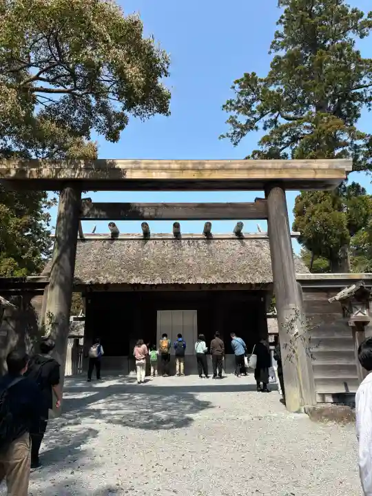 伊勢神宮外宮(豊受大神宮)の{uncategorized: "未分類", other: "その他", undefined: "問題あり", building: "その他建物", grave: "お墓", sacred_gate: "鳥居", guardian: "狛犬", statue: "像", buddha: "仏像", history: "歴史", nature: "自然", garden: "庭園", animal: "動物", pagoda: "塔", temizu: "手水舎", mountain_gate: "山門・神門", sanctuary: "本殿・本堂", subordinate: "末社・摂社", art: "芸術", scenery: "景色", jizo: "地蔵", ema: "絵馬", goshuin: "御朱印", omikuji: "おみくじ", items: "授与品その他", amulet: "お守り", goshuincho: "御朱印帳", eats: "食事", festival: "お祭り", votive_dance: "神楽", shichigosan: "七五三参", wedding: "結婚式", experience: "体験その他", initially: "初詣", around: "周辺", anti_infection: "感染症対策"}