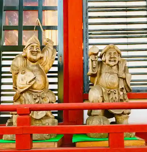 大前神社の像