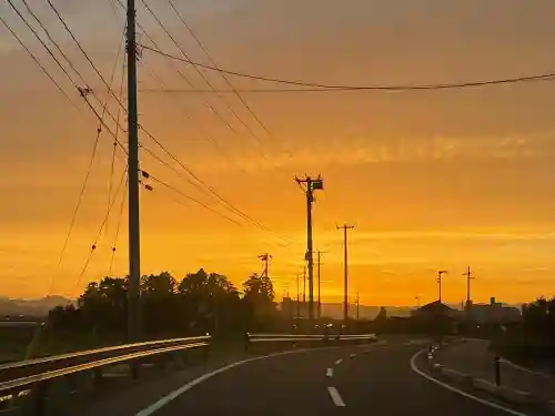 閖上湊神社の{uncategorized: "未分類", other: "その他", undefined: "問題あり", building: "その他建物", grave: "お墓", sacred_gate: "鳥居", guardian: "狛犬", statue: "像", buddha: "仏像", history: "歴史", nature: "自然", garden: "庭園", animal: "動物", pagoda: "塔", temizu: "手水舎", mountain_gate: "山門・神門", sanctuary: "本殿・本堂", subordinate: "末社・摂社", art: "芸術", scenery: "景色", jizo: "地蔵", ema: "絵馬", goshuin: "御朱印", omikuji: "おみくじ", items: "授与品その他", amulet: "お守り", goshuincho: "御朱印帳", eats: "食事", festival: "お祭り", votive_dance: "神楽", shichigosan: "七五三参", wedding: "結婚式", experience: "体験その他", initially: "初詣", around: "周辺", anti_infection: "感染症対策"}