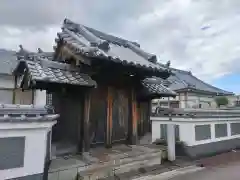 鐘林院の山門