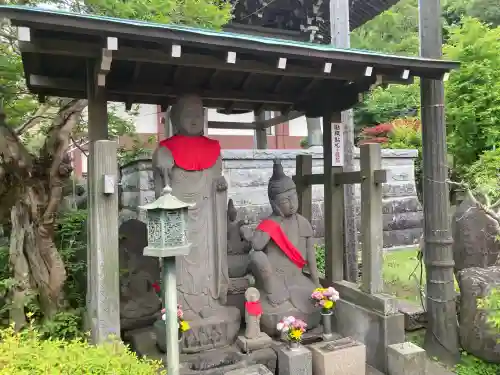 寿福寺の{uncategorized: "未分類", other: "その他", undefined: "問題あり", building: "その他建物", grave: "お墓", sacred_gate: "鳥居", guardian: "狛犬", statue: "像", buddha: "仏像", history: "歴史", nature: "自然", garden: "庭園", animal: "動物", pagoda: "塔", temizu: "手水舎", mountain_gate: "山門・神門", sanctuary: "本殿・本堂", subordinate: "末社・摂社", art: "芸術", scenery: "景色", jizo: "地蔵", ema: "絵馬", goshuin: "御朱印", omikuji: "おみくじ", items: "授与品その他", amulet: "お守り", goshuincho: "御朱印帳", eats: "食事", festival: "お祭り", votive_dance: "神楽", shichigosan: "七五三参", wedding: "結婚式", experience: "体験その他", initially: "初詣", around: "周辺", anti_infection: "感染症対策"}