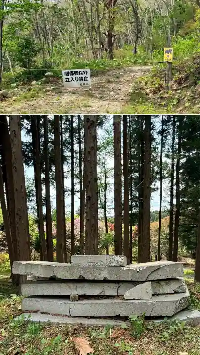 石崎地主海神社の{uncategorized: "未分類", other: "その他", undefined: "問題あり", building: "その他建物", grave: "お墓", sacred_gate: "鳥居", guardian: "狛犬", statue: "像", buddha: "仏像", history: "歴史", nature: "自然", garden: "庭園", animal: "動物", pagoda: "塔", temizu: "手水舎", mountain_gate: "山門・神門", sanctuary: "本殿・本堂", subordinate: "末社・摂社", art: "芸術", scenery: "景色", jizo: "地蔵", ema: "絵馬", goshuin: "御朱印", omikuji: "おみくじ", items: "授与品その他", amulet: "お守り", goshuincho: "御朱印帳", eats: "食事", festival: "お祭り", votive_dance: "神楽", shichigosan: "七五三参", wedding: "結婚式", experience: "体験その他", initially: "初詣", around: "周辺", anti_infection: "感染症対策"}