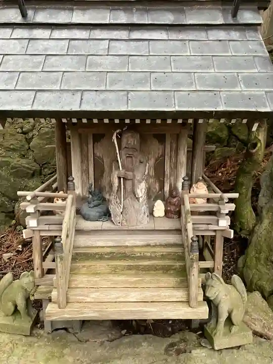 船魂神社の{uncategorized: "未分類", other: "その他", undefined: "問題あり", building: "その他建物", grave: "お墓", sacred_gate: "鳥居", guardian: "狛犬", statue: "像", buddha: "仏像", history: "歴史", nature: "自然", garden: "庭園", animal: "動物", pagoda: "塔", temizu: "手水舎", mountain_gate: "山門・神門", sanctuary: "本殿・本堂", subordinate: "末社・摂社", art: "芸術", scenery: "景色", jizo: "地蔵", ema: "絵馬", goshuin: "御朱印", omikuji: "おみくじ", items: "授与品その他", amulet: "お守り", goshuincho: "御朱印帳", eats: "食事", festival: "お祭り", votive_dance: "神楽", shichigosan: "七五三参", wedding: "結婚式", experience: "体験その他", initially: "初詣", around: "周辺", anti_infection: "感染症対策"}