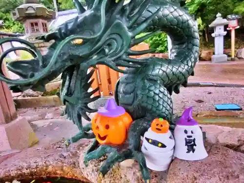 立志神社の手水舎