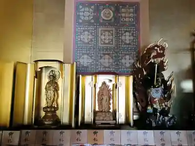 遍照院の{uncategorized: "未分類", other: "その他", undefined: "問題あり", building: "その他建物", grave: "お墓", sacred_gate: "鳥居", guardian: "狛犬", statue: "像", buddha: "仏像", history: "歴史", nature: "自然", garden: "庭園", animal: "動物", pagoda: "塔", temizu: "手水舎", mountain_gate: "山門・神門", sanctuary: "本殿・本堂", subordinate: "末社・摂社", art: "芸術", scenery: "景色", jizo: "地蔵", ema: "絵馬", goshuin: "御朱印", omikuji: "おみくじ", items: "授与品その他", amulet: "お守り", goshuincho: "御朱印帳", eats: "食事", festival: "お祭り", votive_dance: "神楽", shichigosan: "七五三参", wedding: "結婚式", experience: "体験その他", initially: "初詣", around: "周辺", anti_infection: "感染症対策"}