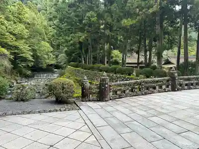 久遠寺御廟所(山梨県)