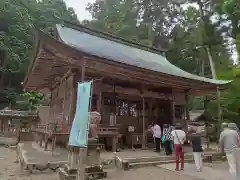 いそ部神社の本殿