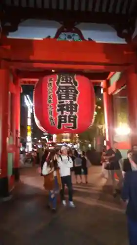 浅草寺の山門