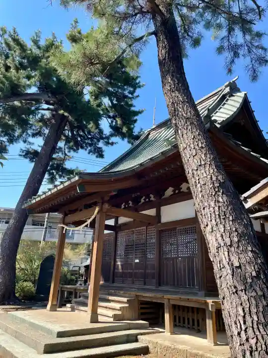東伏見氷川神社の{uncategorized: "未分類", other: "その他", undefined: "問題あり", building: "その他建物", grave: "お墓", sacred_gate: "鳥居", guardian: "狛犬", statue: "像", buddha: "仏像", history: "歴史", nature: "自然", garden: "庭園", animal: "動物", pagoda: "塔", temizu: "手水舎", mountain_gate: "山門・神門", sanctuary: "本殿・本堂", subordinate: "末社・摂社", art: "芸術", scenery: "景色", jizo: "地蔵", ema: "絵馬", goshuin: "御朱印", omikuji: "おみくじ", items: "授与品その他", amulet: "お守り", goshuincho: "御朱印帳", eats: "食事", festival: "お祭り", votive_dance: "神楽", shichigosan: "七五三参", wedding: "結婚式", experience: "体験その他", initially: "初詣", around: "周辺", anti_infection: "感染症対策"}