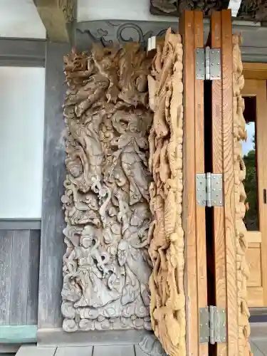 日蓮宗龍口山本龍寺の{uncategorized: "未分類", other: "その他", undefined: "問題あり", building: "その他建物", grave: "お墓", sacred_gate: "鳥居", guardian: "狛犬", statue: "像", buddha: "仏像", history: "歴史", nature: "自然", garden: "庭園", animal: "動物", pagoda: "塔", temizu: "手水舎", mountain_gate: "山門・神門", sanctuary: "本殿・本堂", subordinate: "末社・摂社", art: "芸術", scenery: "景色", jizo: "地蔵", ema: "絵馬", goshuin: "御朱印", omikuji: "おみくじ", items: "授与品その他", amulet: "お守り", goshuincho: "御朱印帳", eats: "食事", festival: "お祭り", votive_dance: "神楽", shichigosan: "七五三参", wedding: "結婚式", experience: "体験その他", initially: "初詣", around: "周辺", anti_infection: "感染症対策"}