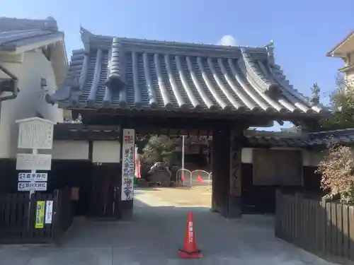 海上寺の山門